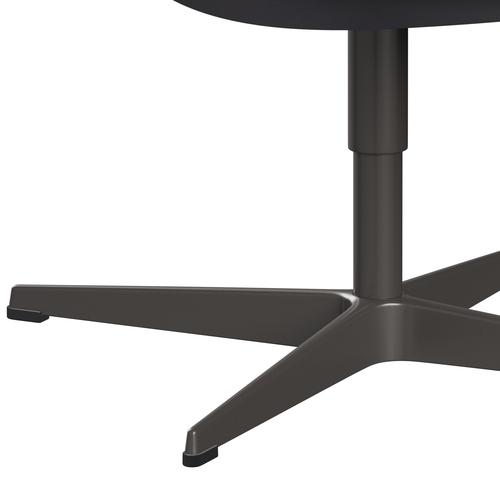 Sedia da salotto Fritz Hansen Swan, grafite calda/nero essenziale