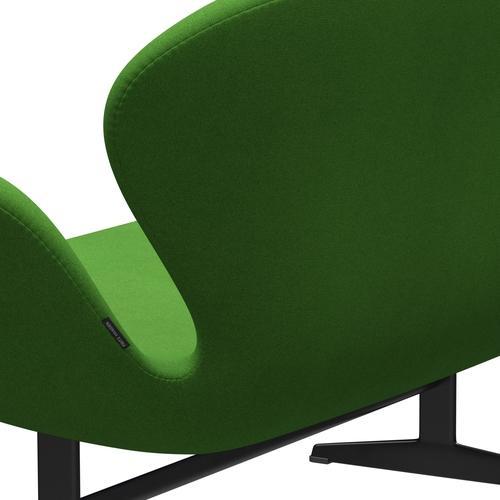 Fritz Hansen Swan Sofa 2 seters, svart lakkert/tonus lys grønn
