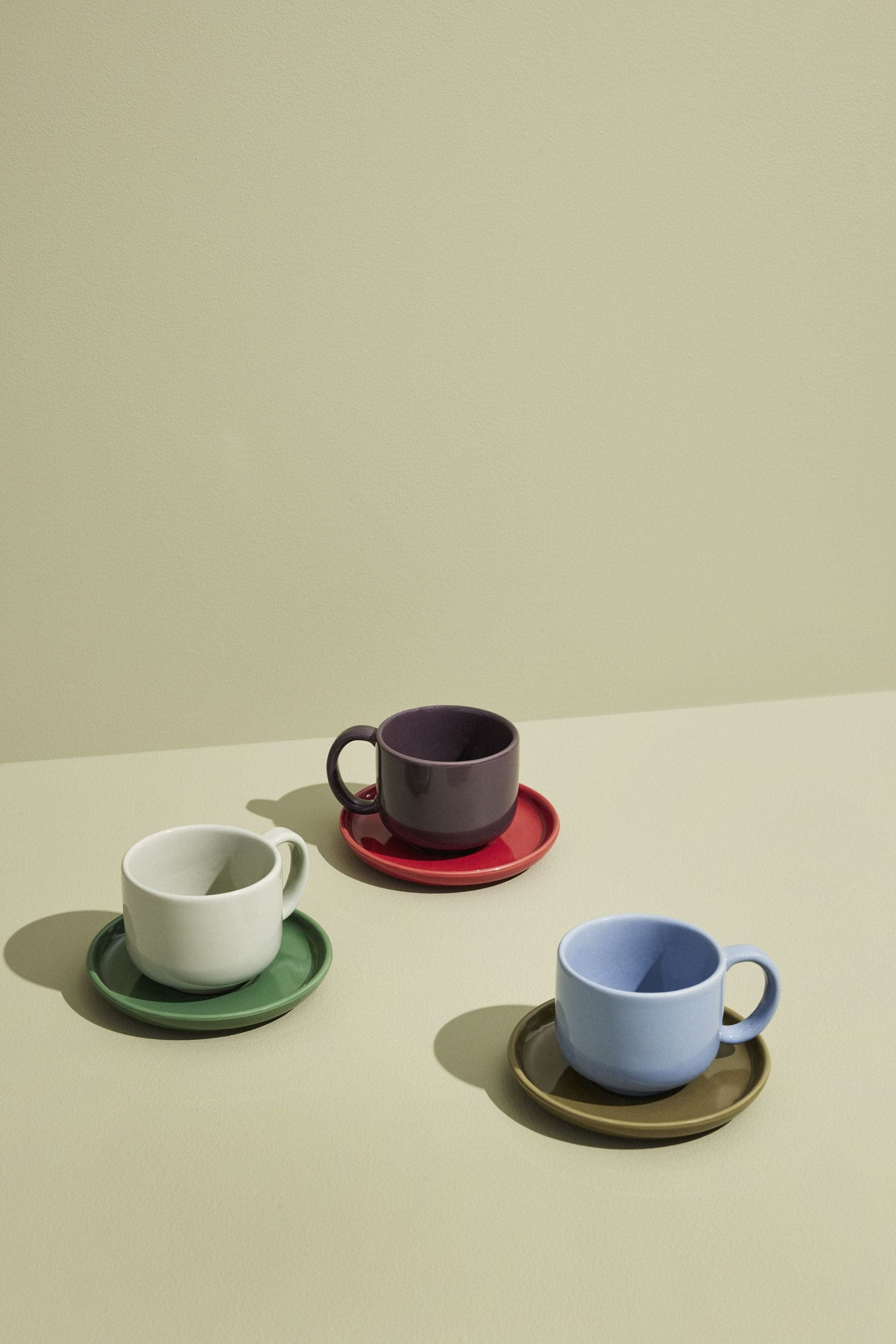 Hübsch Amare Mug & Saucer Set van 2, lichtblauw/olijfgroen