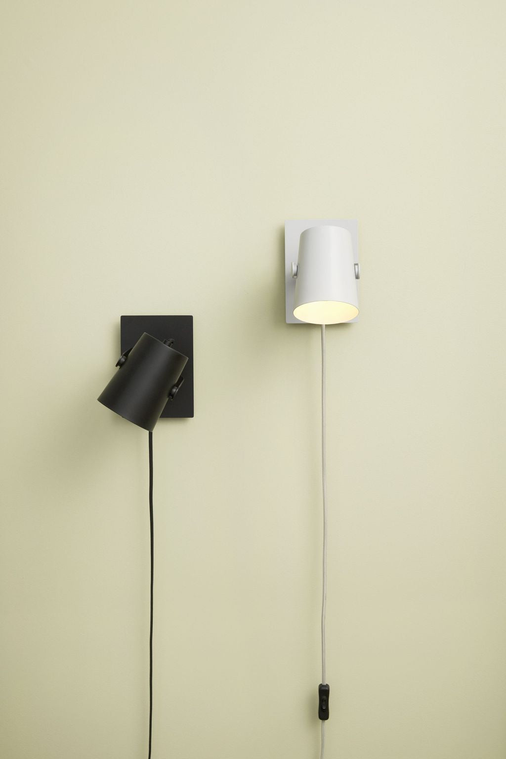 Hübsch Ardent Wall Lamp, grigio chiaro