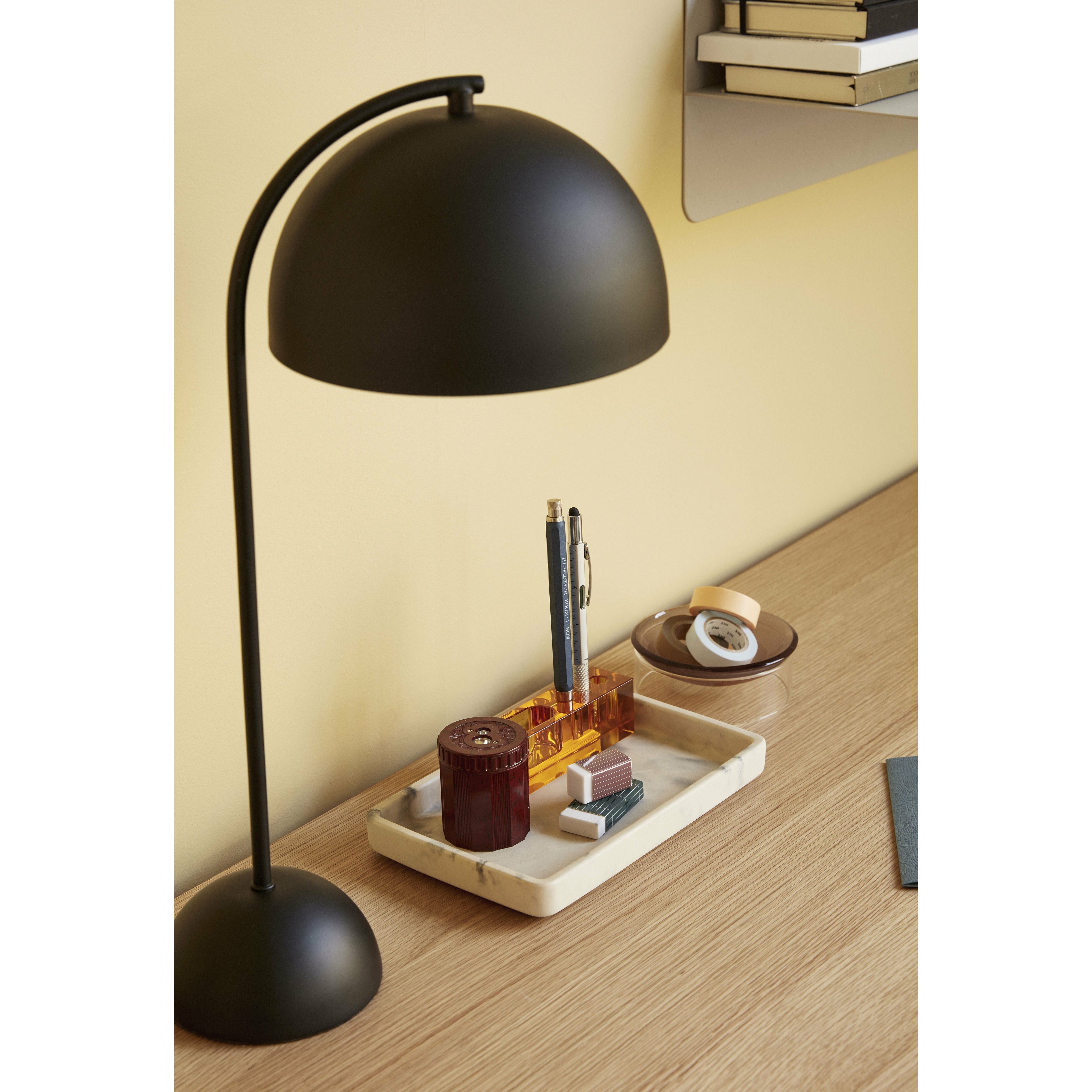 Lámpara de mesa de formulario de Hübsch, negro