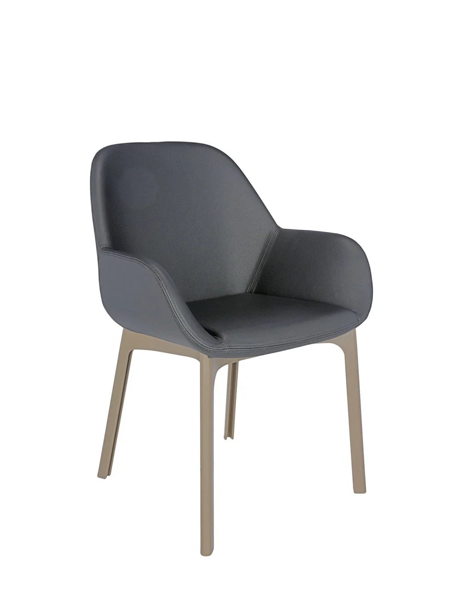 Kartell Clap PVC lænestol, taupe/mørkegrå