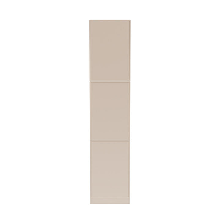Montana kangaspuita korkea kirjahylly, jossa on 7 cm sokkeli, savi