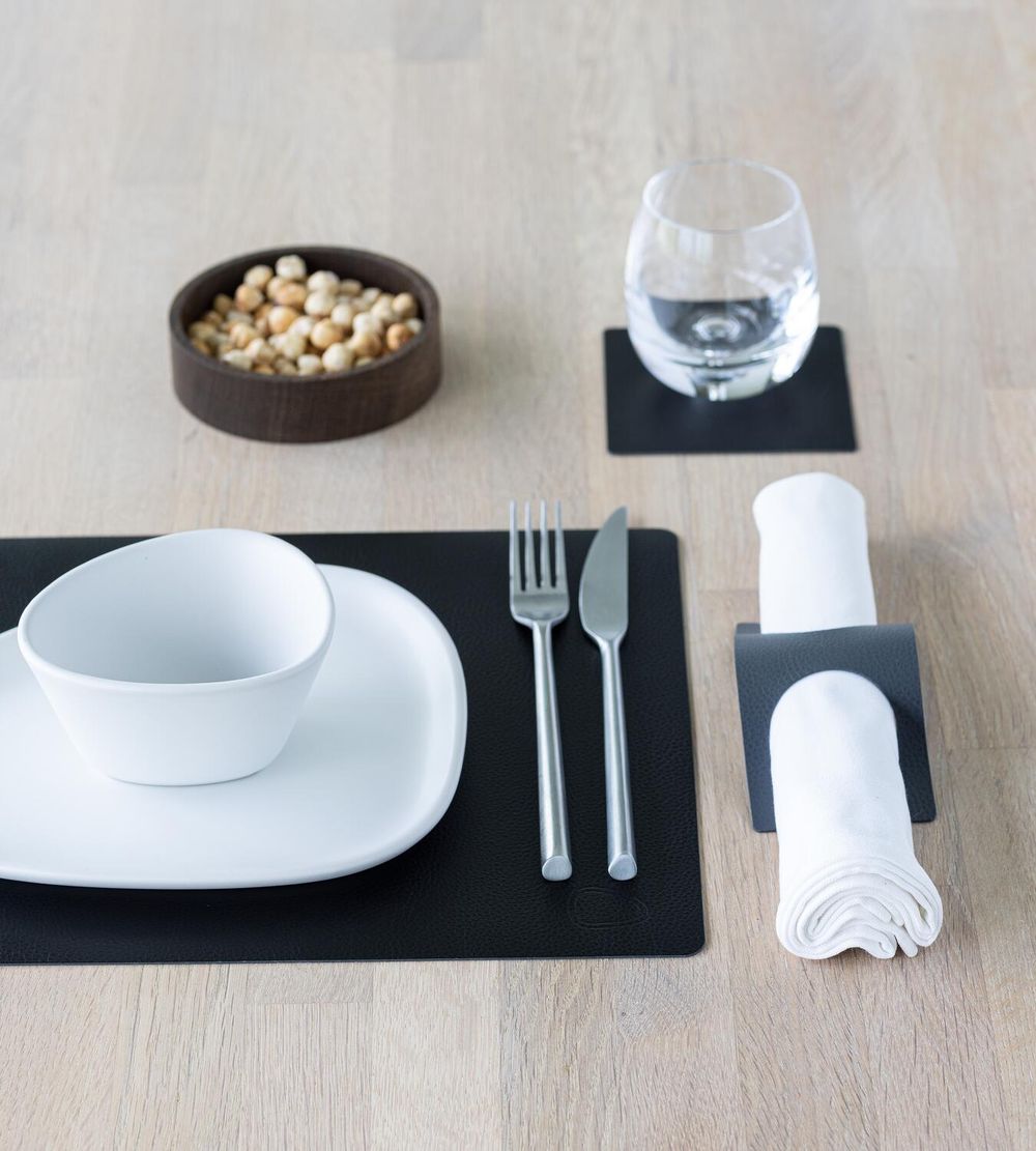 Lind Dna Square Placemat Serene Leather M, Black