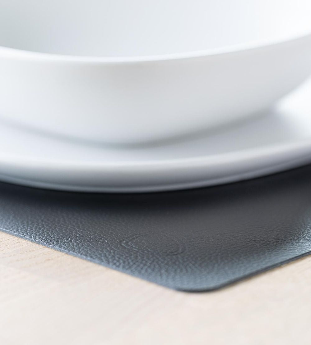 Lind Dna Square Placemat Serene Leather M, Black