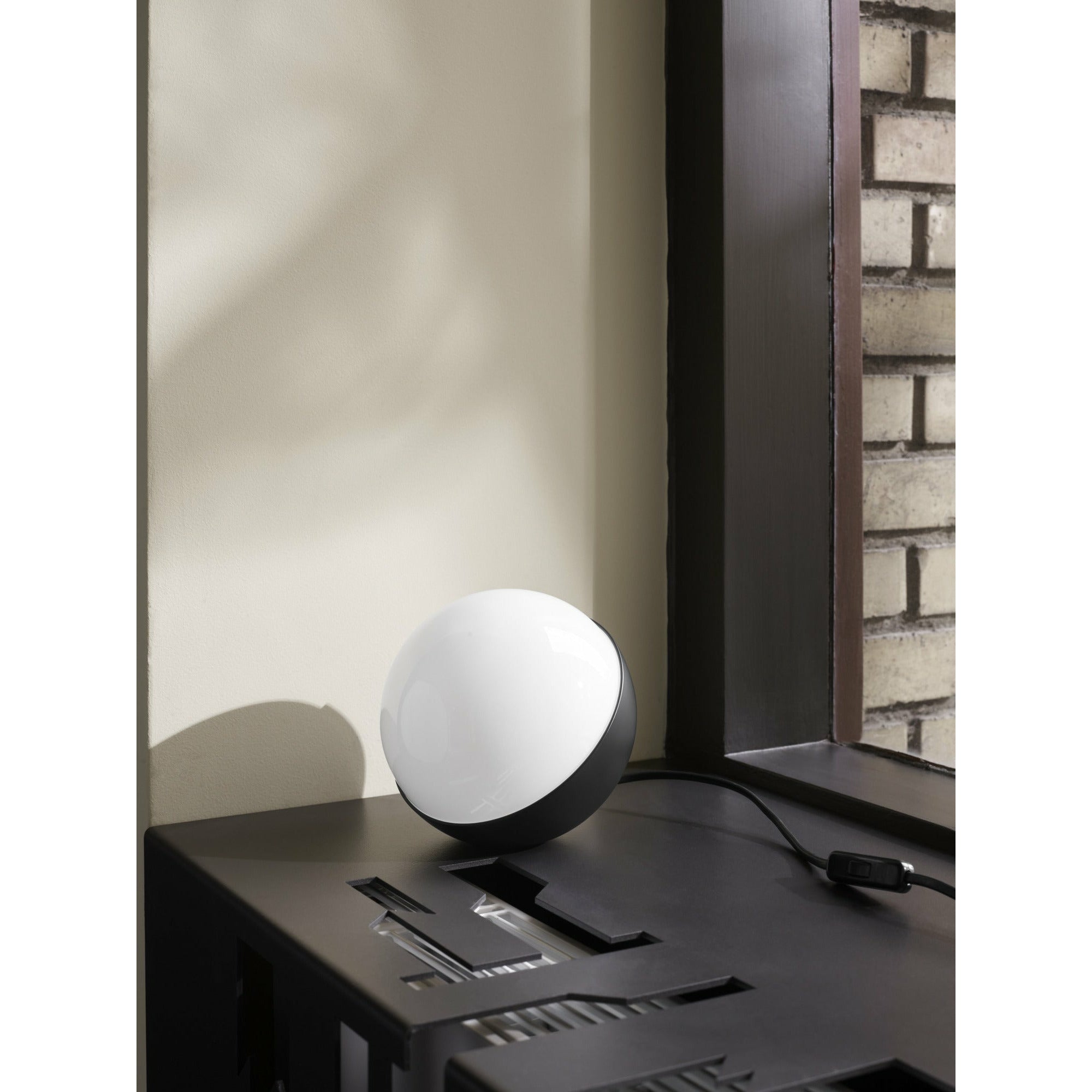 Louis Poulsen VL Studio 250 Tavolo/Lampada da pavimento, nero