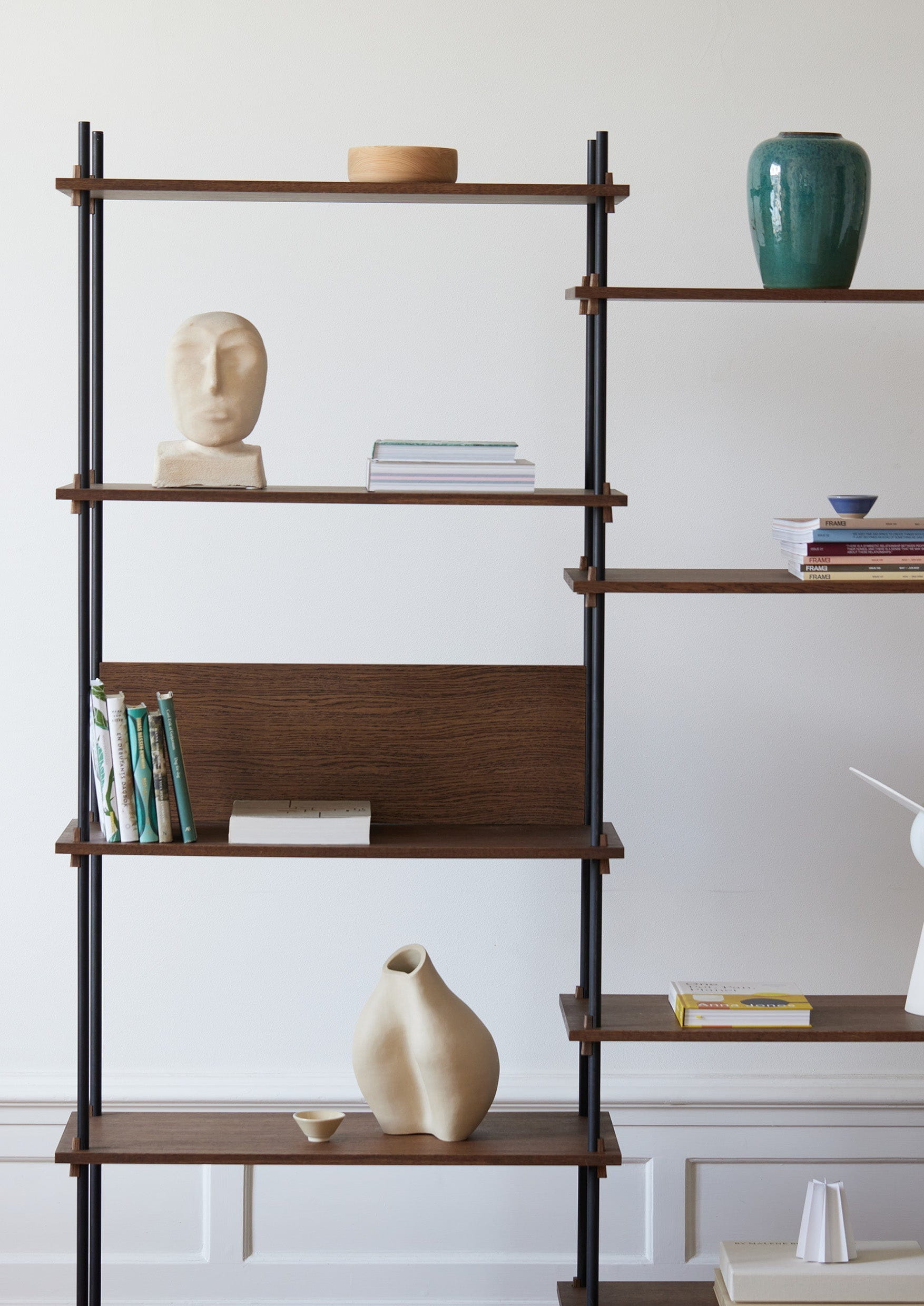 Moebe Shelving System S.255.2.C, Smoked Oak/Black