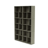 Montana lees de ruime boekenplank met 3 cm plint, venkel groen