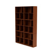 Montana lees de ruime boekenplank met 3 cm plint, hazelnootbruin