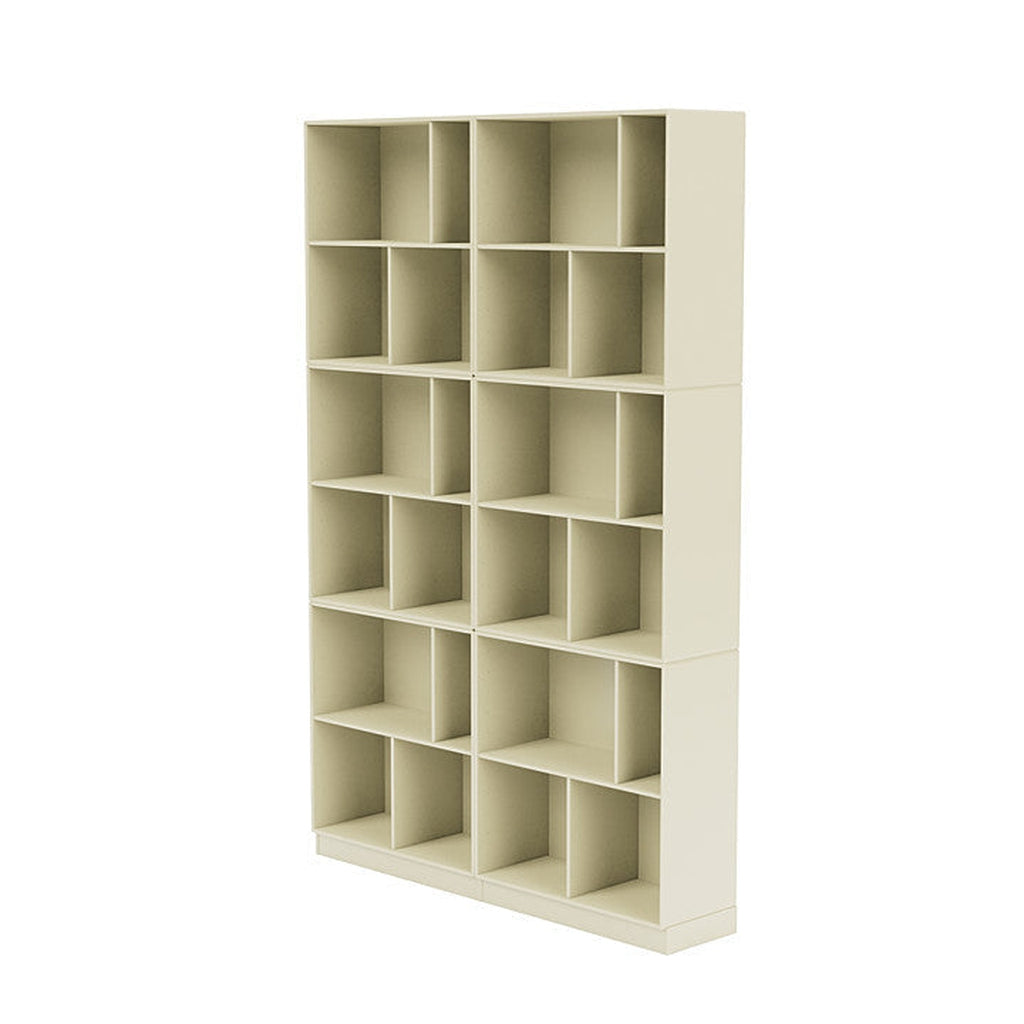 Montana lees de ruime boekenplank met 7 cm plint, vanillewit