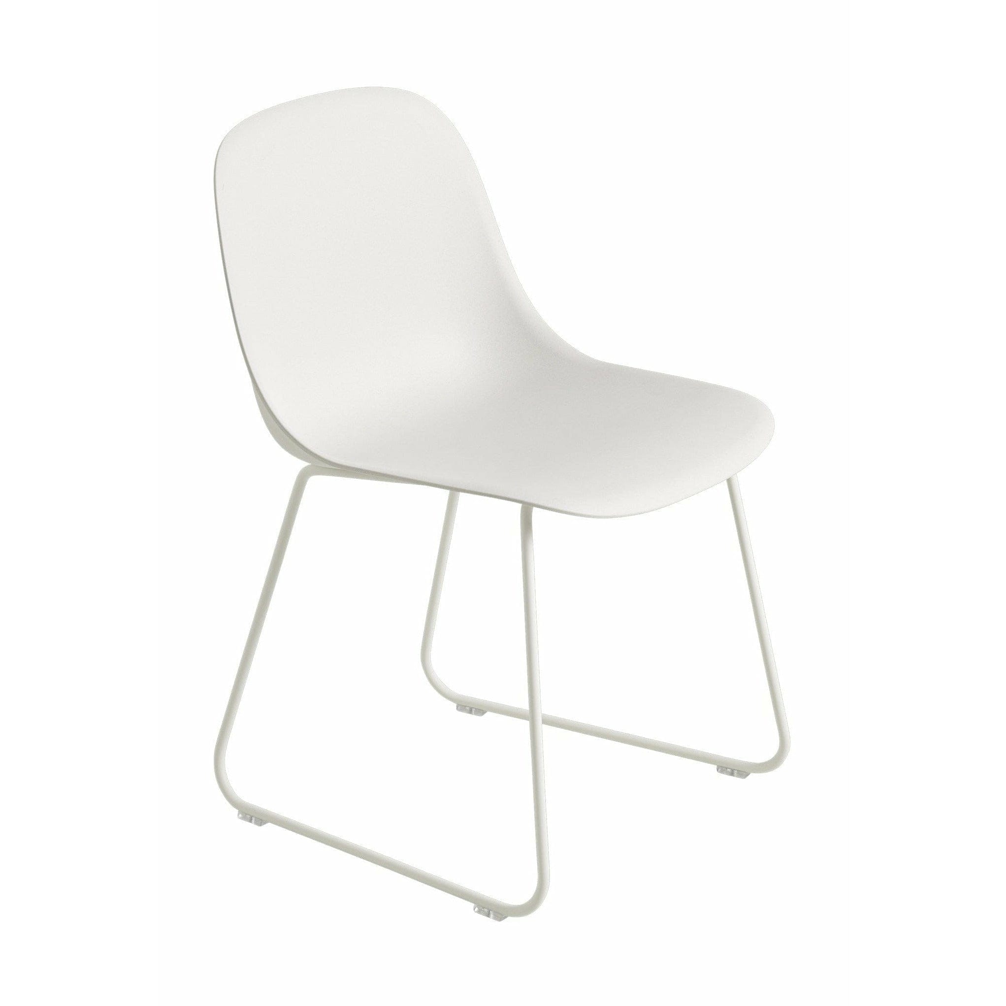 Muuto Fiber Side Chair aus recyceltem Kunststoff, Kufengestell, Naturweiß/Weiß