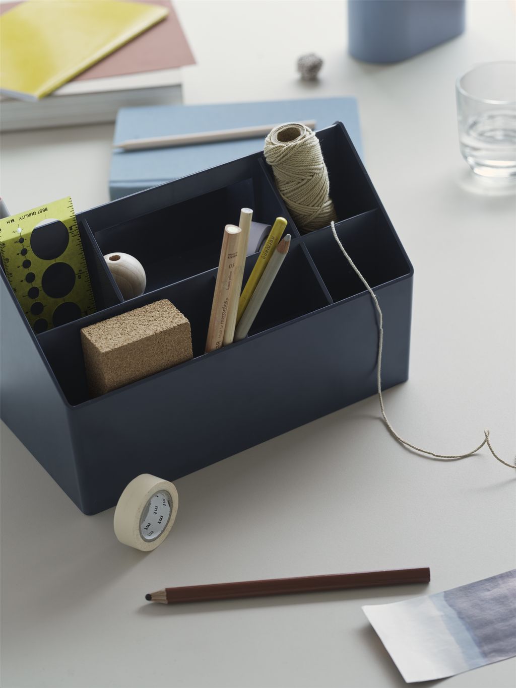 Boîte à outils Muuto Sketch, bleu nuit