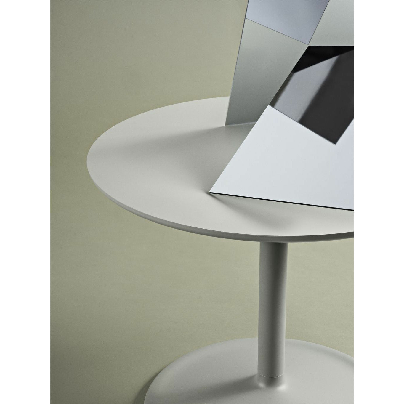 Muuto Table d'appoint douce Øx H 41x40 cm, vert poussiéreux