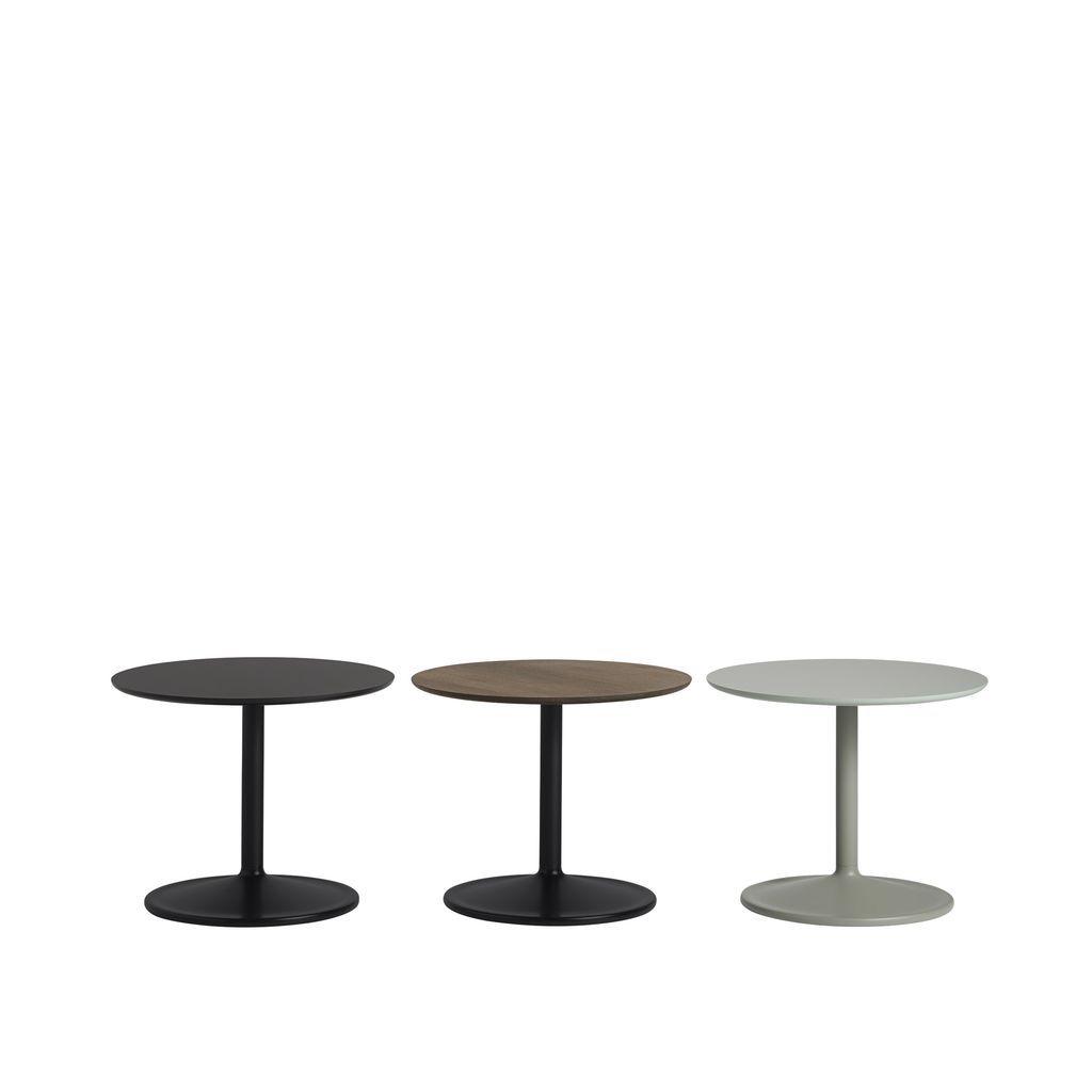 Muuto Table d'appoint douce Øx H 41x40 cm, chêne fumé solide / noir