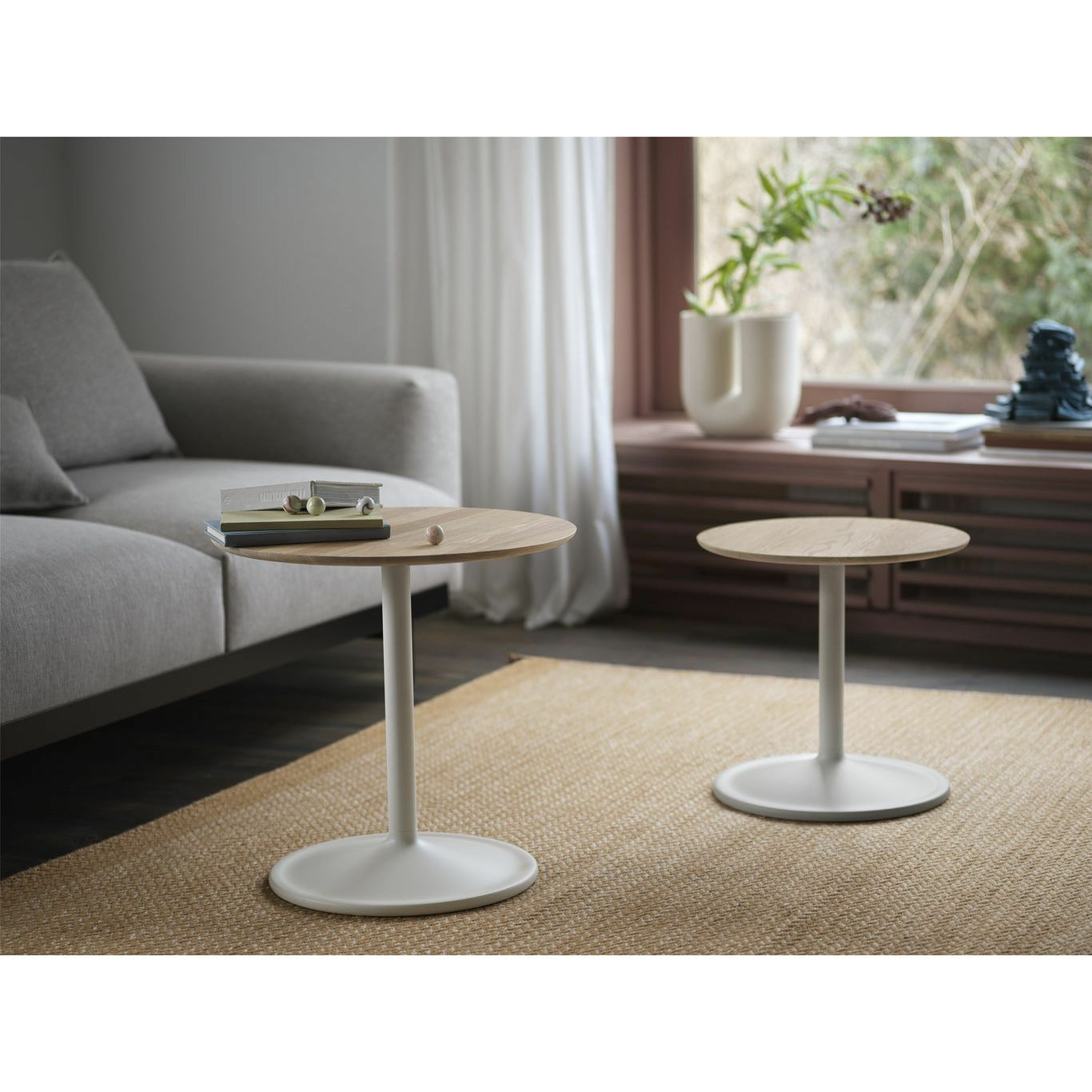 Muuto Soft Table Side Øx H 41x48 cm, roble sólido/apagado blanco
