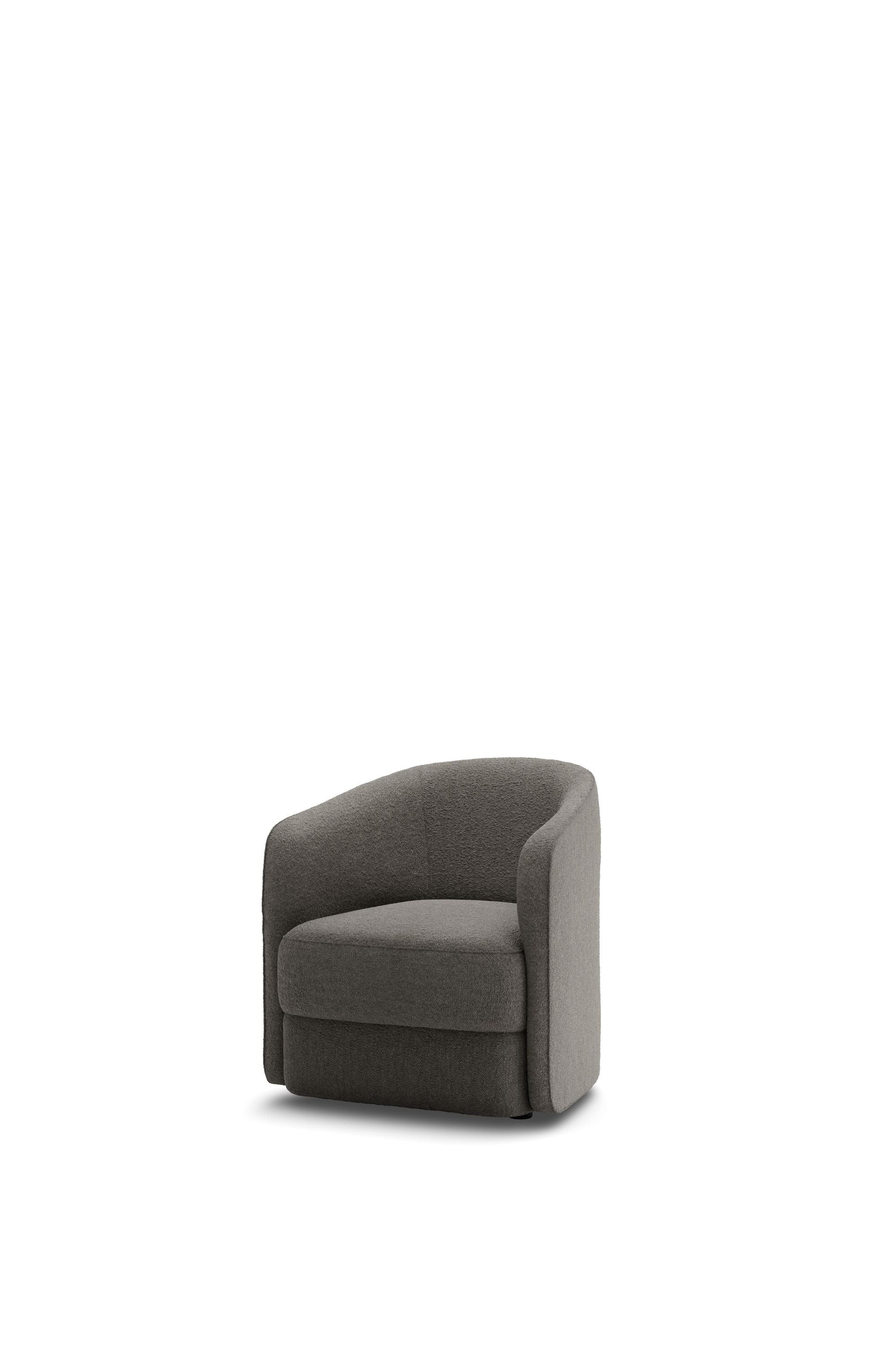新作品Covent Lounge椅子狭窄，深色灰褐色