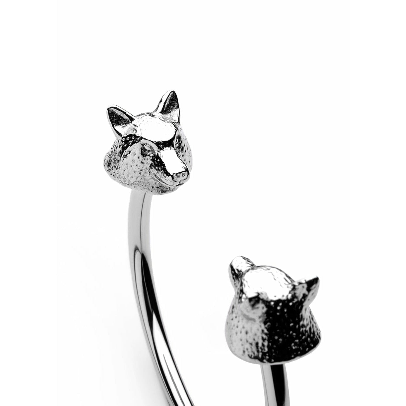 Skultuna Il braccialetto di lupo selvatico della fauna selvatica Nordica acciaio lucido, Ø18,5 cm