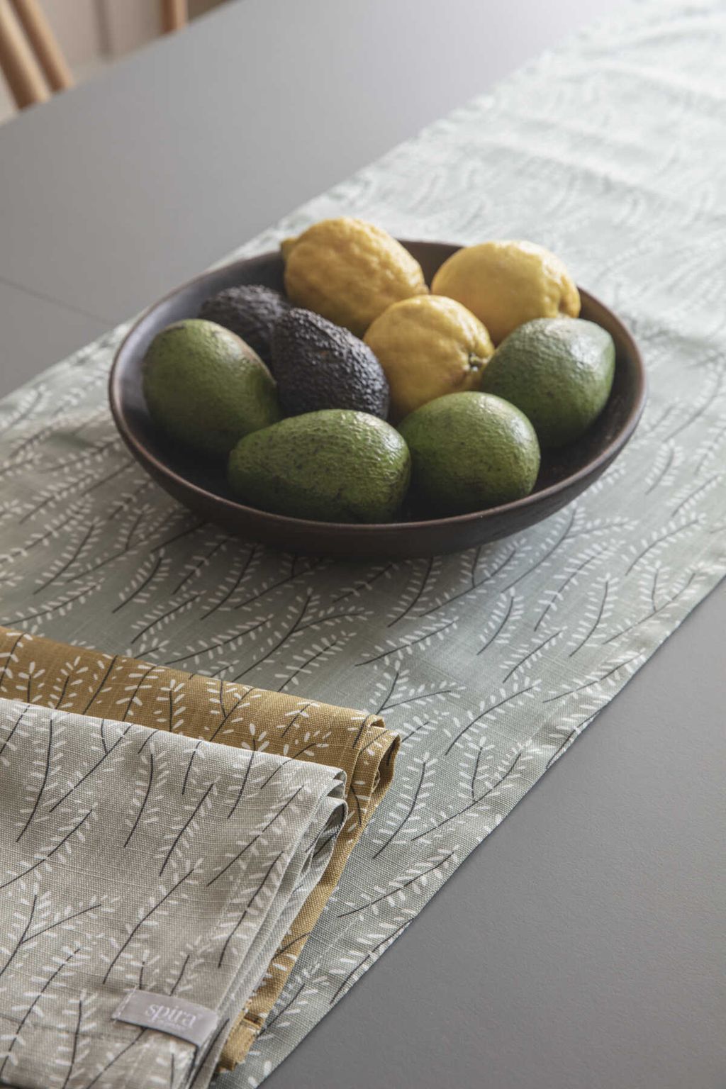 Spira Kvist Table Runner, ocra