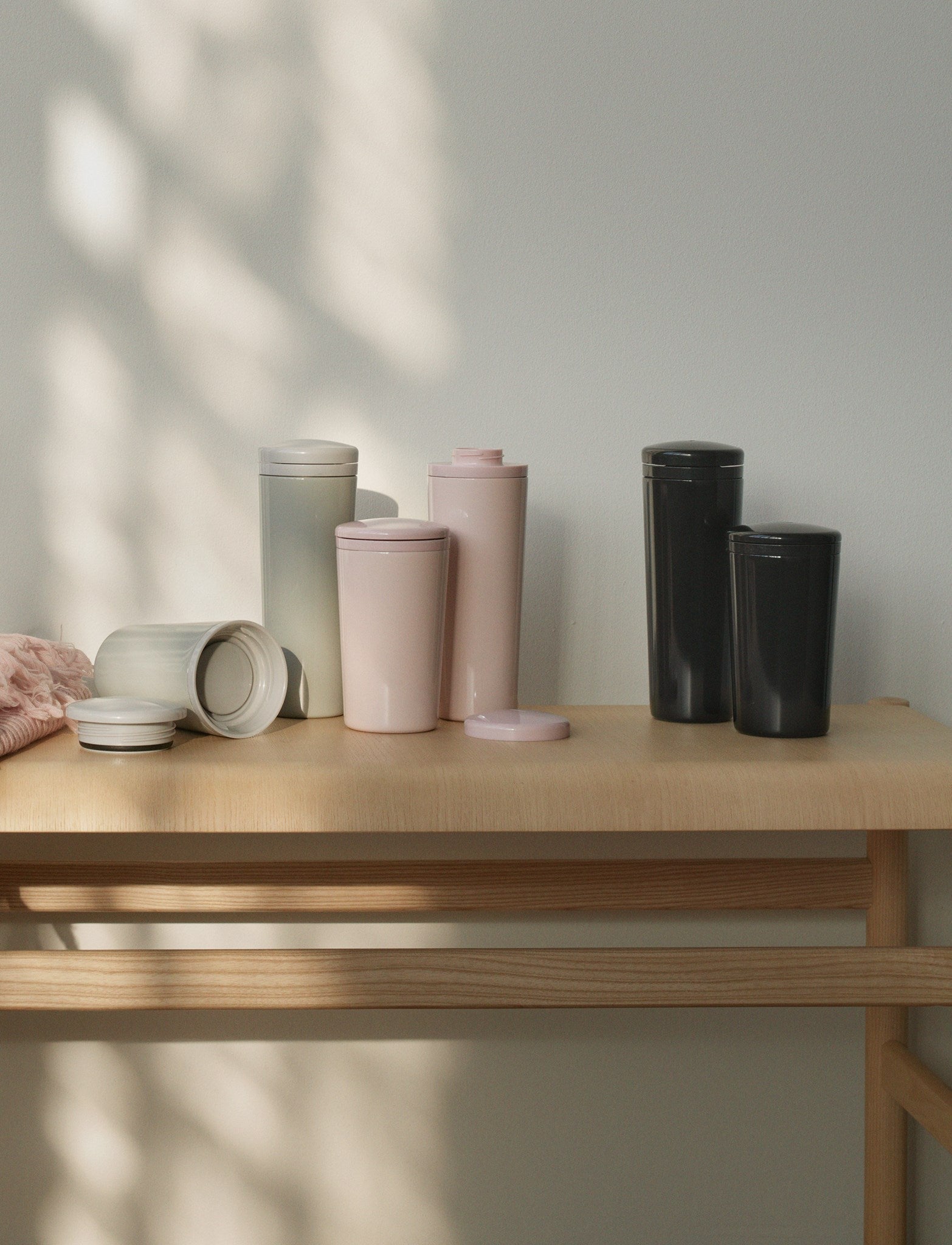 Stelton Carrie Thermos -pullo 0,5 L, vaaleanharmaa