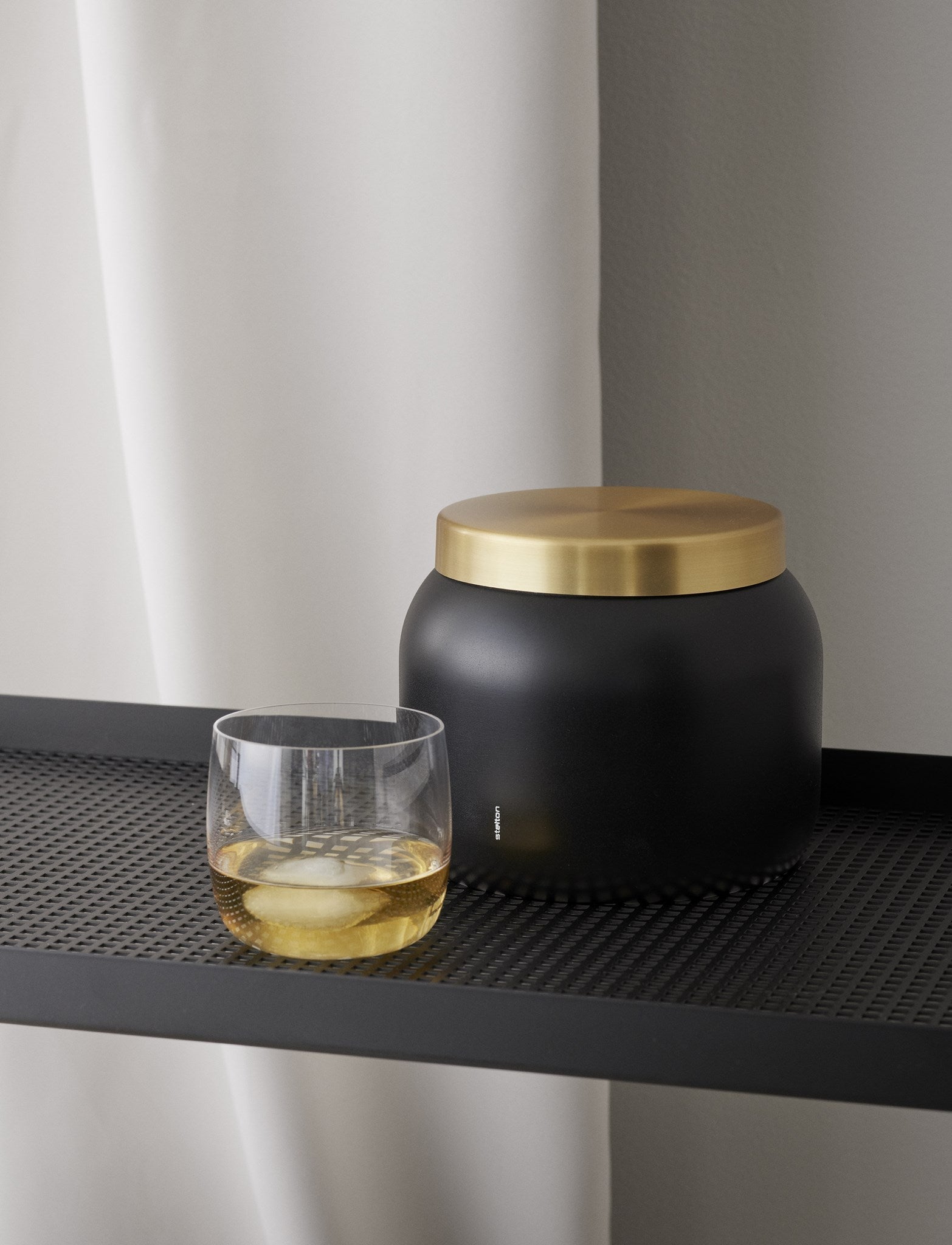 Stelton Halsband Isol. Eiskübel 1,8 L, Schwarz/Messing