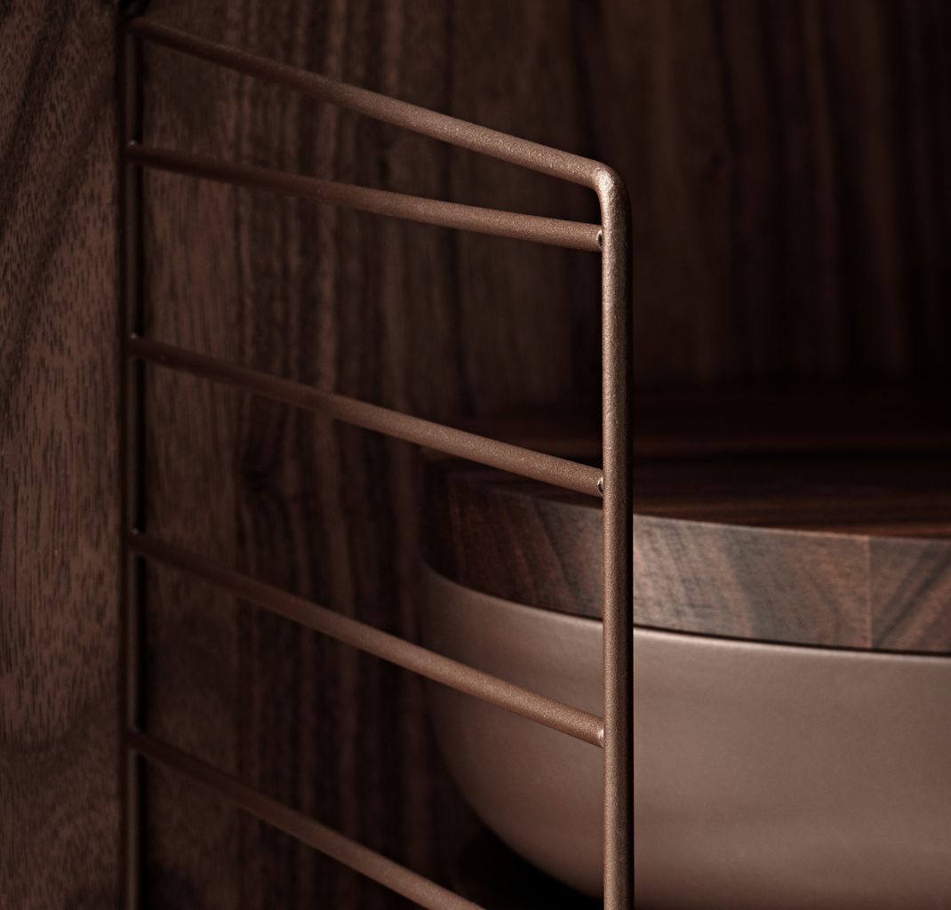 String Furniture Strängsystemets sidopanel väggmonterad 30x50 cm, brun