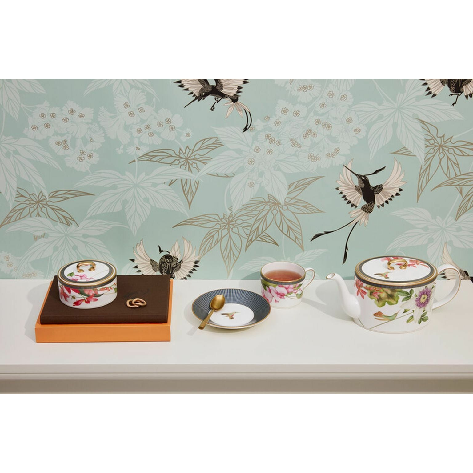 Taza de té y platillo de Wedgwood Hummingbird