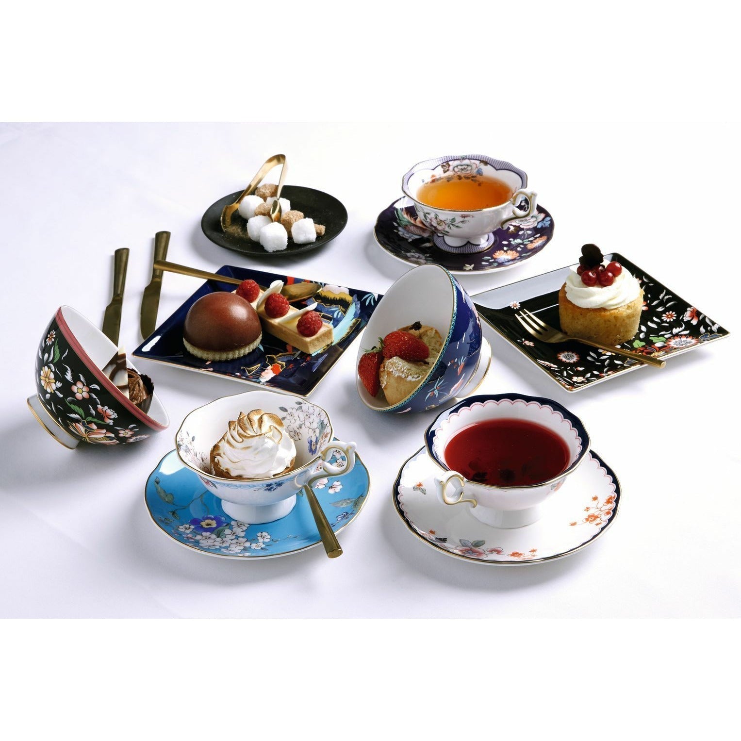 Wedgwood Wonderlust d'autres motifs de tasse à thé de Midnight Garden 0.15 L & Saucer Boîte à cadeaux