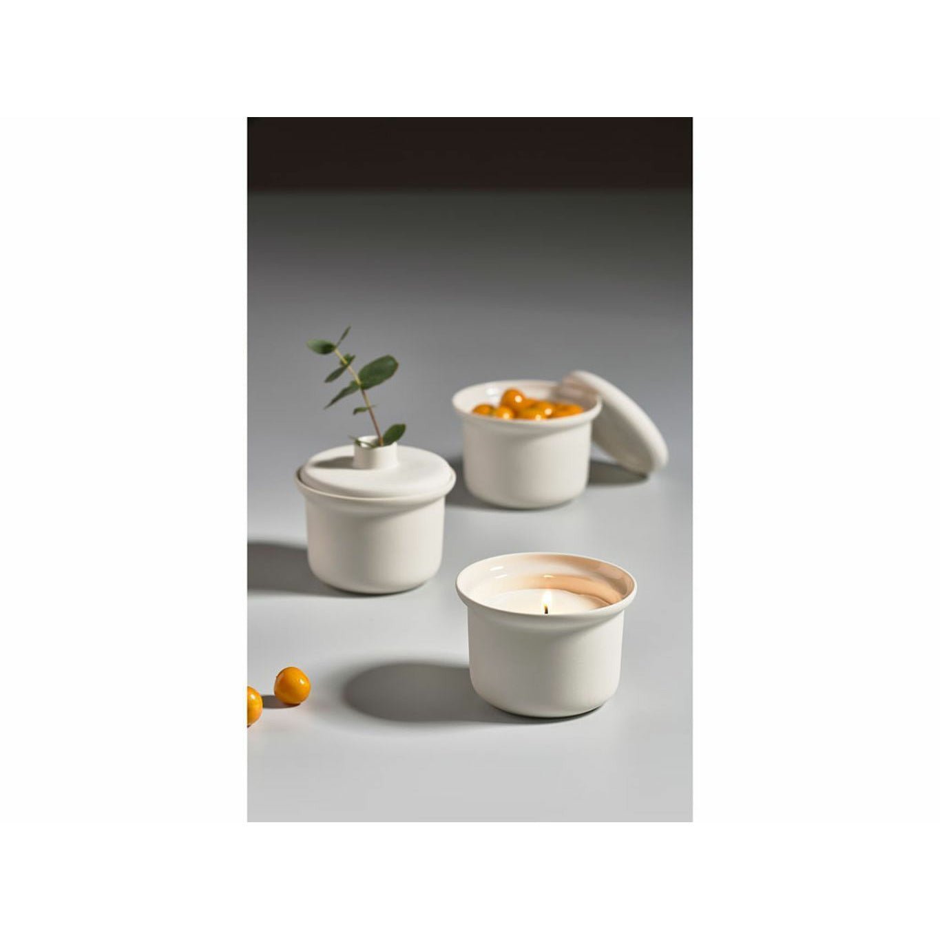 Zone Denmark Inu Geurende Candle Fresh Spirit, offwhite