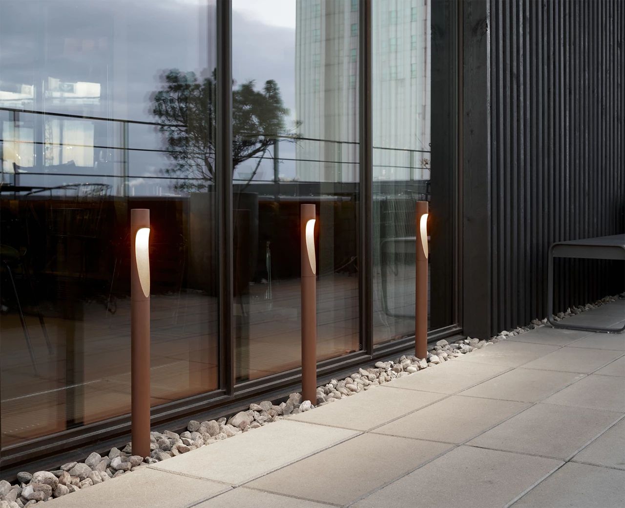 Louis Poulsen Flindt Garden Bollard LED 3000 K 6,5 W Base avec adaptateur long, aluminium